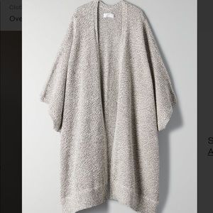 GUC ARITZIA Community Ionic Cape